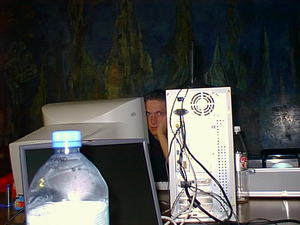 [Q]Schatt hiding behind his equipment :-)